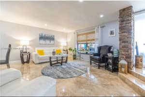 11208 Nw 15th St, Pembroke Pines