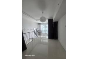 60 Sw 13th St 3218, Miami