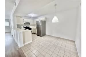400 W Palm Cir W 201, Pembroke Pines