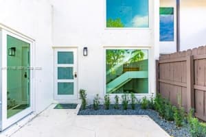 6525 Sw 113th Ave 6525, Miami