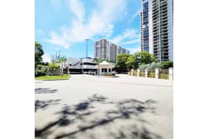 18151 Ne 31st Ct 906, Aventura