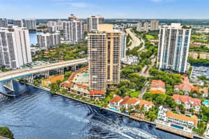 19355 Turnberry Way 3j, Aventura