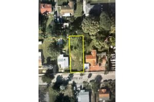 1600 Nw 26 Street, Miami