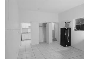 1120 Nw 64th St B Side, Miami