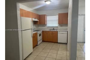 4851 Nw 9th Dr 4851, Plantation