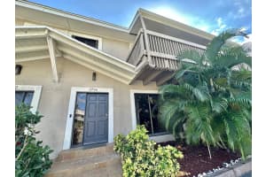 3736 Ne 166th St 114, North Miami Beach