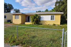 1465 Ne 149 St, Miami