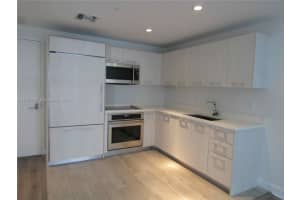 45 Sw 9th St 2807, Miami