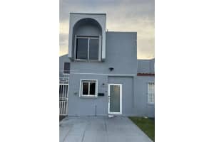 3870 W 8th Ln 19, Hialeah