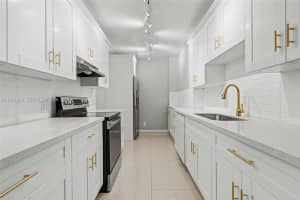 4200 Hillcrest Dr 406, Hollywood