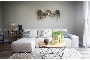 7941 Catalina Cir 7941, Tamarac