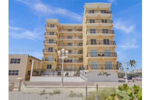 1815 N Surf Rd 202, Hollywood