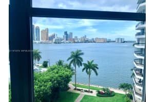 3600 Mystic Pointe Dr 815, Aventura