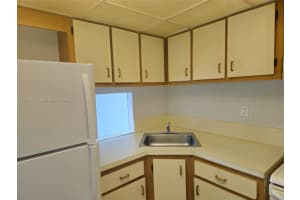 4550 Nw 9th St 704e, Miami