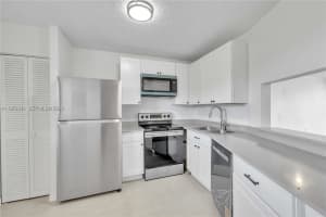 1680 Ne 191st St 415-2, Miami