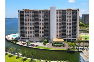 1800 Ne 114th St 711, Miami
