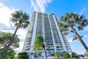 19500 Turnberry Way 5f, Aventura