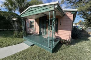 7464 Nw 17th Ave, Miami