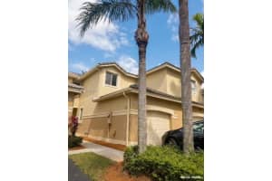 2179 Hacienda Ter 2179, Weston