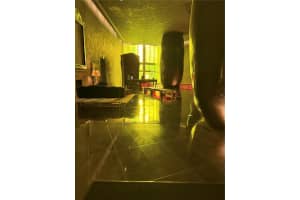 465 Brickell Ave 619, Miami