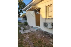 1375 Ne 135th St B, North Miami