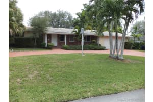 7390 Sw 99th St, Pinecrest