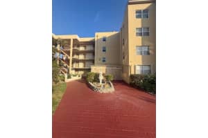 2801 Somerset Dr 105, Lauderdale Lakes