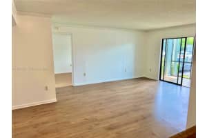 20761 Ne 4th Pl 104, Miami