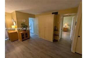 4047 Nw 16 403, Lauderhill