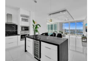 2020 N Bayshore Dr 3303, Miami