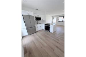 9381 Sw 39th St 9383, Miami