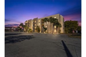 8005 Lake Dr 408, Doral 8005 Lake Dr 408, Doral