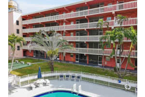 180 Ne 12th Ave 15b, Hallandale Beach