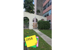 180 Ne 12th Ave 15a, Hallandale Beach