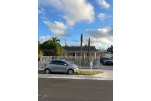 890 Se 3rd Pl, Hialeah