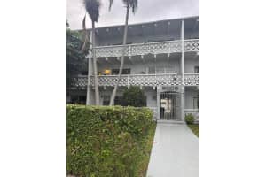 2005 Sans Souci Blvd 104, North Miami