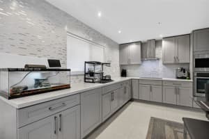 221 Ne 212th St, Miami