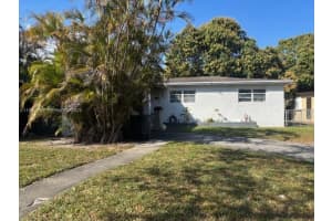 15 Ne 130th St, North Miami