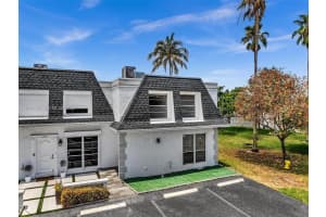 825 Ne 26th Ave, Hallandale Beach