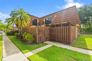 806 Sw 119th Way, Davie