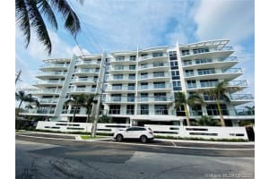 13800 Highland Dr 403, North Miami Beach