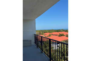 77 Crandon Blvd 9e, Key Biscayne