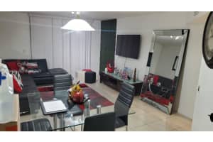 8373 Lake Dr 208, Doral