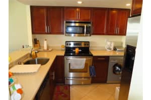 600 Ne 36th St 619, Miami