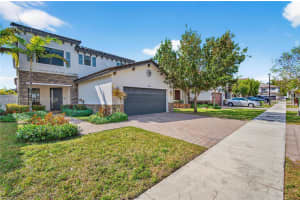 3542 W 93rd Pl, Hialeah