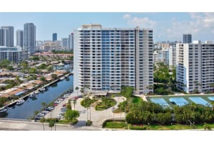 2500 Parkview Dr 1914, Hallandale Beach