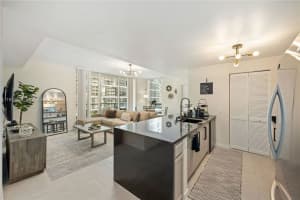 300 S Biscayne Blvd T-1502, Miami