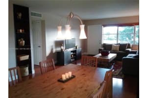 401 Golden Isles Dr 208, Hallandale Beach