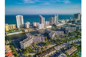 1000 Parkview Dr 1001, Hallandale Beach
