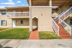879 Twin Lakes Dr 1-b, Coral Springs